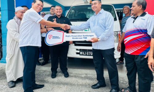 MASJID AL-GHUFRAN TERIMA SUMBANGAN VAN JENAZAH BAHARU