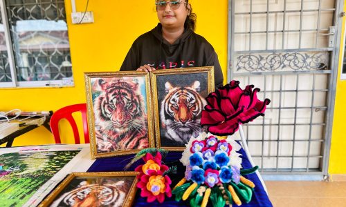 SENI ‘LUKISAN BERLIAN’ SUMBER REZEKI OKU