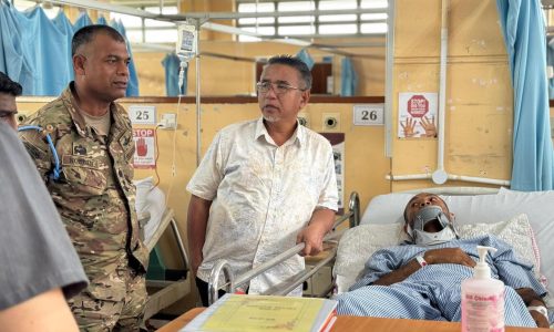 ANGGOTA TENTERA CEDERA DALAM LATIHAN PAYUNG TERJUN DI KLEBANG