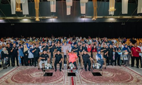 MELAKA BAWA RESOLUSI BENARKAN HUKUMAN ROTAN DI SEKOLAH