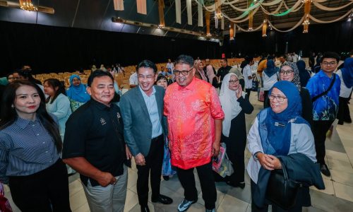 PELAJAR KERAP PONTENG SEKOLAH AKAN DITARIK KEISTIMEWAAN