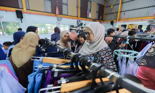 BANTUAN PERSEKOLAHAN MAIM LEGAKAN KESEMPITAN IBU BAPA B40