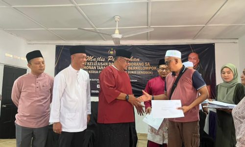 95 GENERASI KEDUA FELDA KINI MILIKI TANAH SENDIRI, TERIMA KELULUSAN PTK