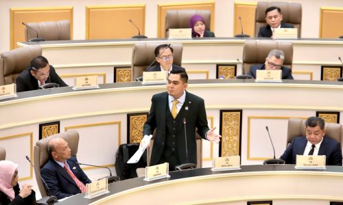 ‘KETUA PEMBANGKANG TAK FAHAM BAJET’ – DR. AKMAL