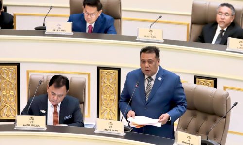 RM510,000 KOS SELENGGARA ENAM JALAN LADANG ROSAK DI KUALA LINGGI