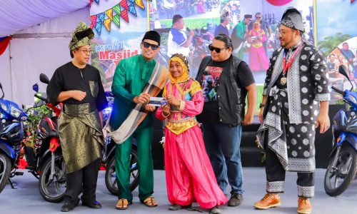 BUSANA ARAB ILHAM NENEK BAWA TUAH