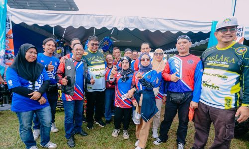 MAK ESAH KEBAYA MERAH DUTA DIGITAL PROMOSI KUALA LINGGI