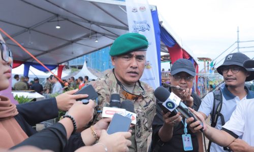 SAMBUTAN JUBLI INTAN RGK KE-60, ERATKAN HUBUNGAN KOMANDO DAN RAKYAT