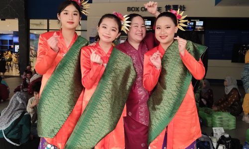 TARIAN ZAPIN HIMPUN MASYARAKAT MAJMUK