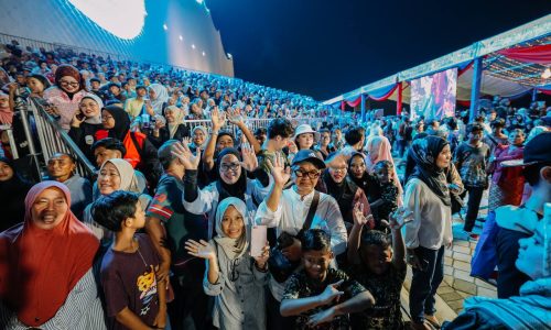 MELAKA TIDAK PERNAH MENGHAMPAKAN – PENGUNJUNG