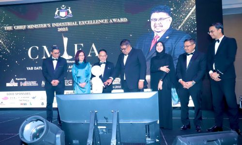 MELAKA MENUJU HAB INDUSTRI BERNILAI TINGGI, BERSEDIA UNTUK MASA DEPAN