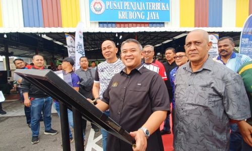 RAIS TUNAI JANJI, REALISASIKAN PUSAT PENJAJA DI TAMAN KRUBONG JAYA