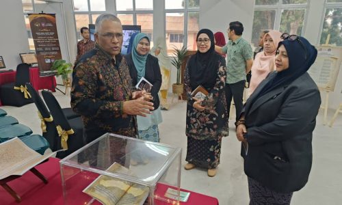 UNIMEL DIGITALKAN MANUSKRIP BERKAITAN HANG TUAH