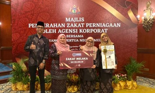 PTPTN MELAKA SERAH ZAKAT PERNIAGAAN RM100,000