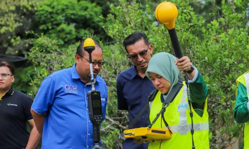 BACAAN RADIASI RENDAH, STRUKTUR TELEKOMUNIKASI SELAMAT DIBINA DI KAMPUNG JUS PERMAI