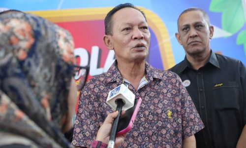 JAPERUN TABOH NANING BANTU PELAJAR KURANG MAMPU BAYAR YURAN SEKOLAH