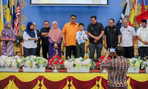 155,406 MURID, PELAJAR DI MELAKA TERIMA BANTUAN AWAL PERSEKOLAHAN RM150