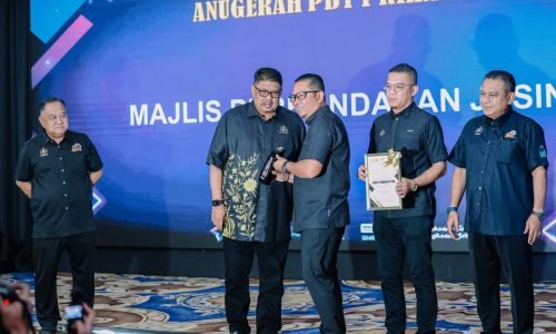 INISIATIF MESRA OKU ANGKAT MPJ SEBAGAI PBT PRIHATIN