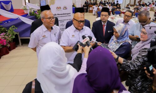 SEKOLAH MENENGAH IMTIAZ ULUL ALBAB MELAKA DINAIK TARAF KEPADA SABK
