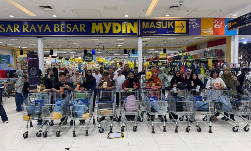 16 ANAK YATIM DUN DUYONG TERIMA SUMBANGAN PERSEDIAAN SEKOLAH