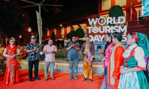 TAHUN MELAWAT MELAKA 2.0: PENJAWAT AWAM, PASUKAN BERUNIFORM NIKMATI PRODUK PELANCONGAN PERCUMA