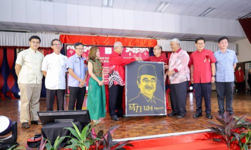 HIASAN TAHUN BAHARU CINA BERI LIMPAHAN REZEKI