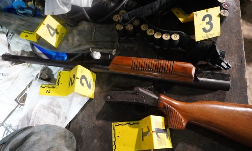 TIGA DITAHAN MILIKI SENJATA API TANPA LESEN DI JASIN