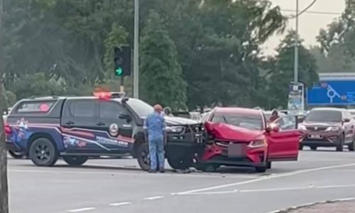 DUA ANGGOTA APM, GURU CEDERA AKIBAT KEMALANGAN