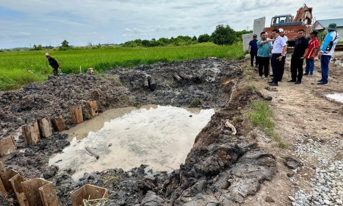INFRASTRUKTUR SOKONGAN BAKAL TINGKAT HASIL PADI DI KLEBANG