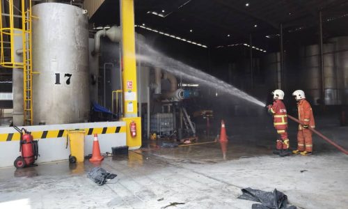 LELAKI MAUT, RAKAN CEDERA ALAT KIMPALAN MELETUP