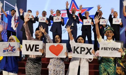 SASAR SEJUTA GRADUAN POLYCC MENJELANG 2027