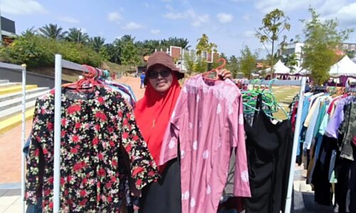 KUMPUL SAHAM AKHIRAT, JUAL BARANGAN ‘PRELOVED’ BELANJA PELAJAR B40 MAKAN