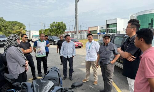 PAGAR LONGKANG BAHARU TAMAN MERDEKA JAMIN KESELAMATAN PENGGUNA