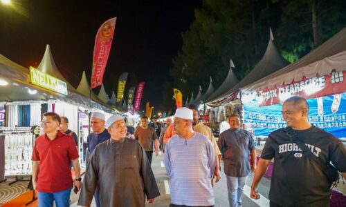 2 KERETA, 9 MOTOSIKAL MENANTI PENGUNJUNG BERTUAH BAZAR KLEBANG