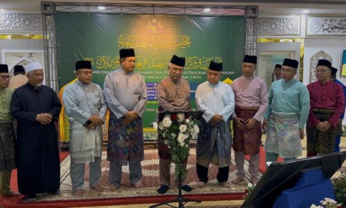 TUN DR. MOHD ALI BERSAMA 500 JEMAAH SUBURKAN MALAM NISFU SYAABAN MELAKA