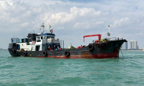 KAPAL TANGKI BAWA 50 TAN METRIK DIESEL DITAHAN DI PERAIRAN MELAKA