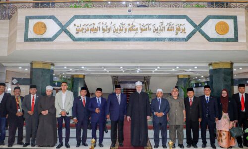 MANFAATKAN TEKNOLOGI AI DEMI KEMAJUAN ISLAM