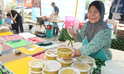 SAMBAL TEMPOYAK DAUN KAYU KAK PAH PEMBUKA SELERA BERBUKA PUASA