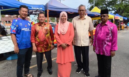 99 PERATUS PENIAGA EMPAT BAZAR RAMADAN MPHTJ PATUH PERATURAN