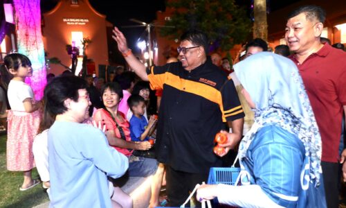MELAKA BILA LARUT MALAM JADI NADI EKONOMI RAKYAT