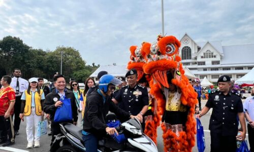 POLIS MELAKA TERIMA 135 PEMAKLUMAN BALIK KAMPUNG