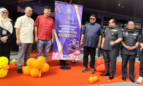 BARANGAN KEPERLUAN DI MELAKA DIJAMIN CUKUP SEPANJANG MUSIM PERAYAAN