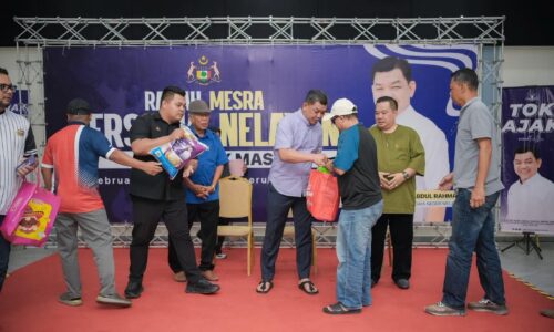 NELAYAN TELOK MAS TERIMA BANTUAN PERSEDIAAN RAMADAN