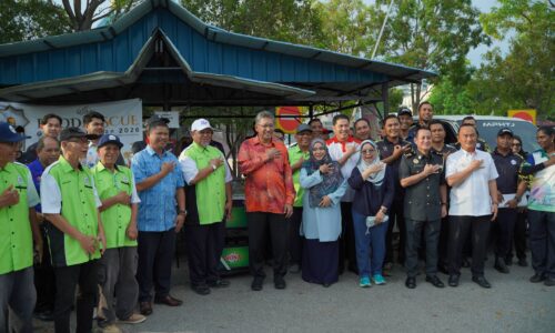 MELAKA SELAMATKAN LEBIH 3 TAN MAKANAN DI PASAR RAMADAN
