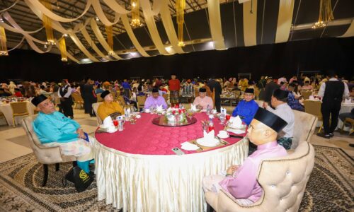 TUN DR MOHD ALI. SANTUNI PENJAWAT AWAM PADA MAJLIS IHYA RAMADAN