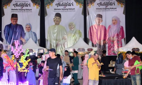LEBIH 40,000 MERIAHKAN RUMAH TERBUKA AIDILFITRI MELAKA SAYANG RAKYAT