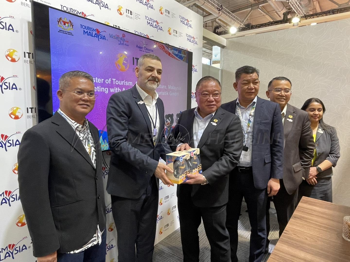 646490229 1425455832928929 1718715917604508302 n