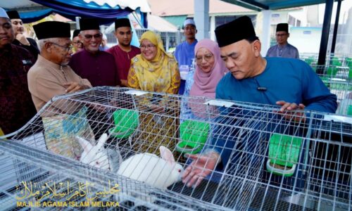 MAIM, PUSPEN TIANG DUA BANGUNKAN PROJEK TERNAKAN ARNAB