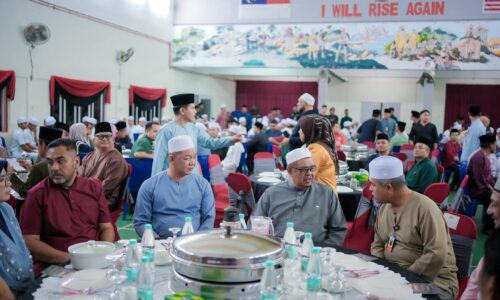 KETUA MENTERI SINGGAH SAHUR DI HENRY GURNEY, TITIP NASIHAT BUAT PENGHUNI