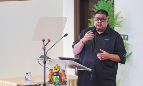 KEJAYAAN ATAU KELEMAHAN BENTUK PERSEPSI RAKYAT – KM